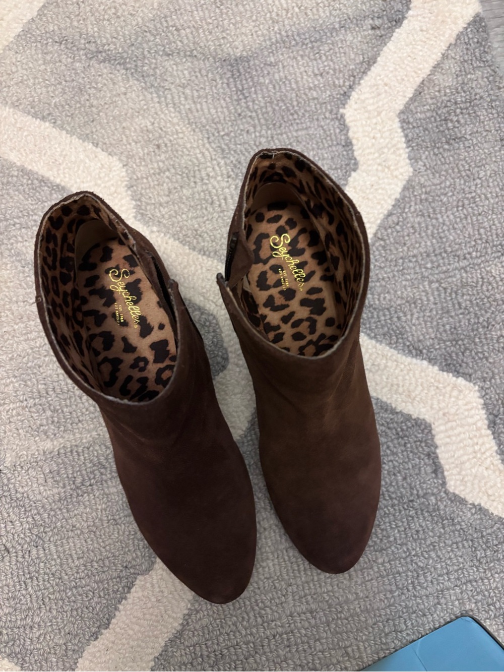 Seychelles Suede Wedge Ankle Boots - Dark Brown size 9 - Picture 2 of 5